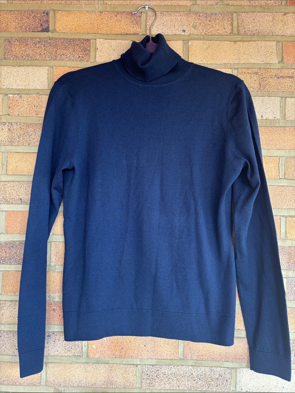 Brooks Brothers Women’s 100% Wool Slim Fit  Navy Turtleneck Sweater M
